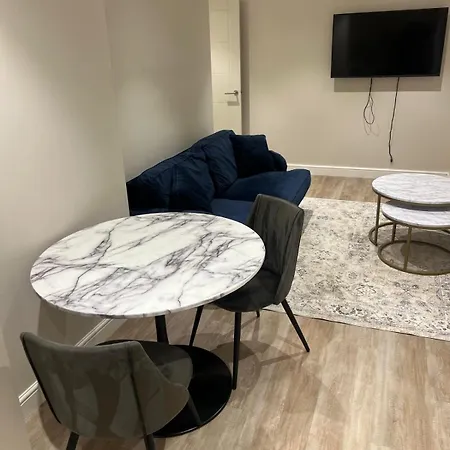 Modern 1 Bed In * Лідс