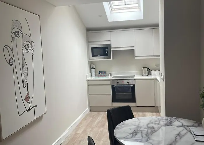 Modern 1 Bed In Апартаменти Лідс