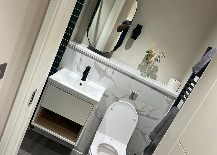 Modern 1 Bed In Апартаменти