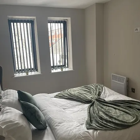 Modern 1 Bed In Λιντς